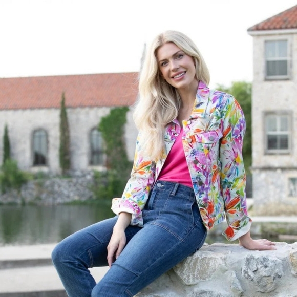 Lauren Ralph Lauren Jackets & Blazers - HP 🎉 Lauren Ralph Lauren Floral Multicolor White Jean Jacket Sz S